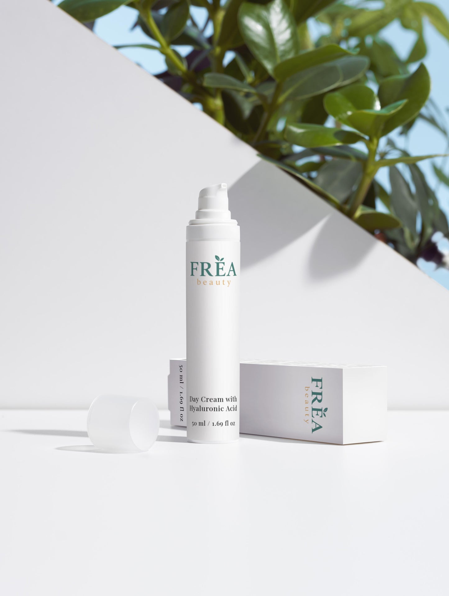 Day Cream with Hyaluronic Acid